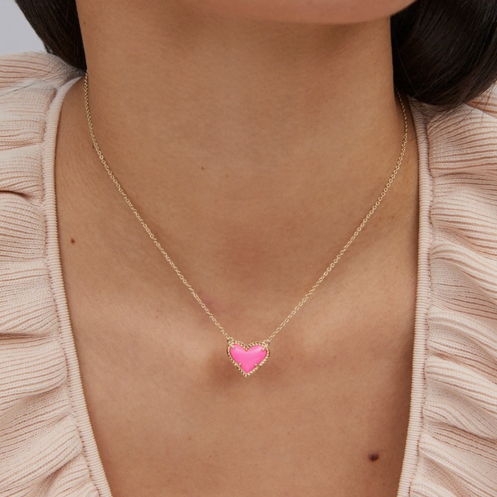 kendra scott heart necklace